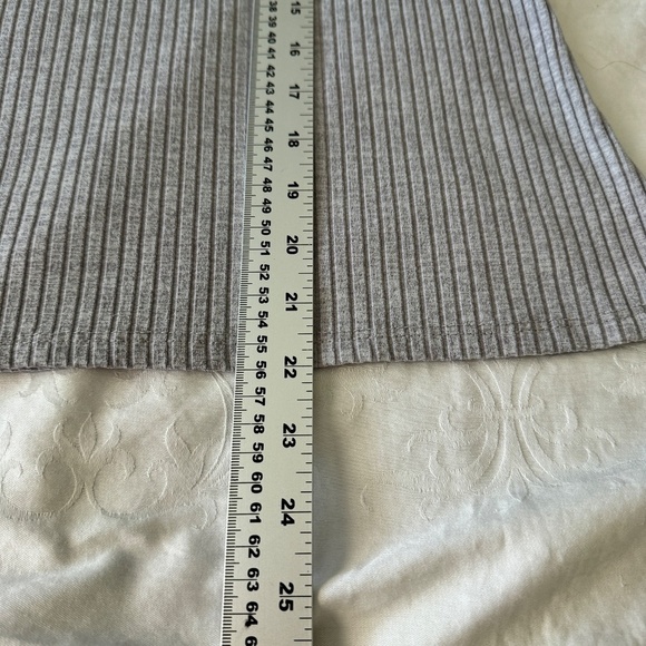 Paraphrase Women's Short Sleeve Gray Ribbed T-Shirt Stretch Button Accents - Picture 8 of 10